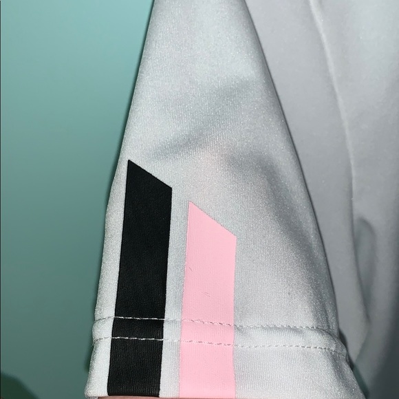 White t shirt - Picture 3 of 3